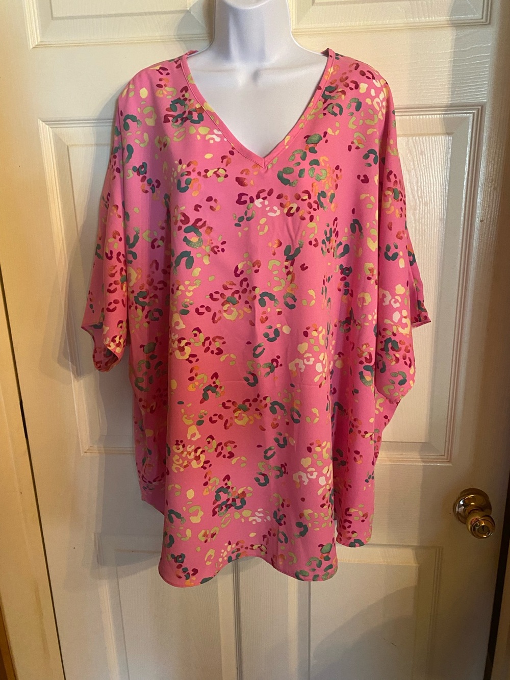 1X Pink V-Neck Printed Women’s Top
